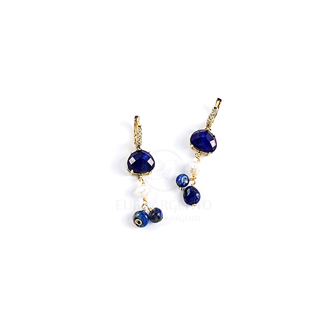 Orecchini con pietre blu